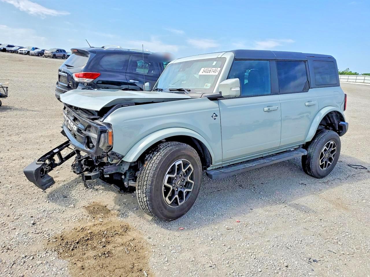 2024 Ford Bronco Outer Banks, VIN 1FMDE8BHXRLB14969 — Front end