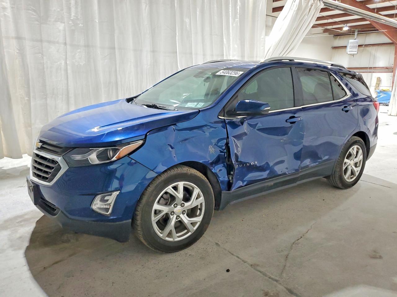 2019 Chevrolet Equinox LT, VIN 2GNAXLEX9K6104401 — Front end