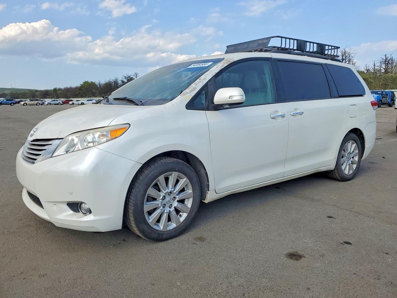 2013 Toyota Sienna XLE, VIN 5TDDK3DC7DS050785 — Rear end