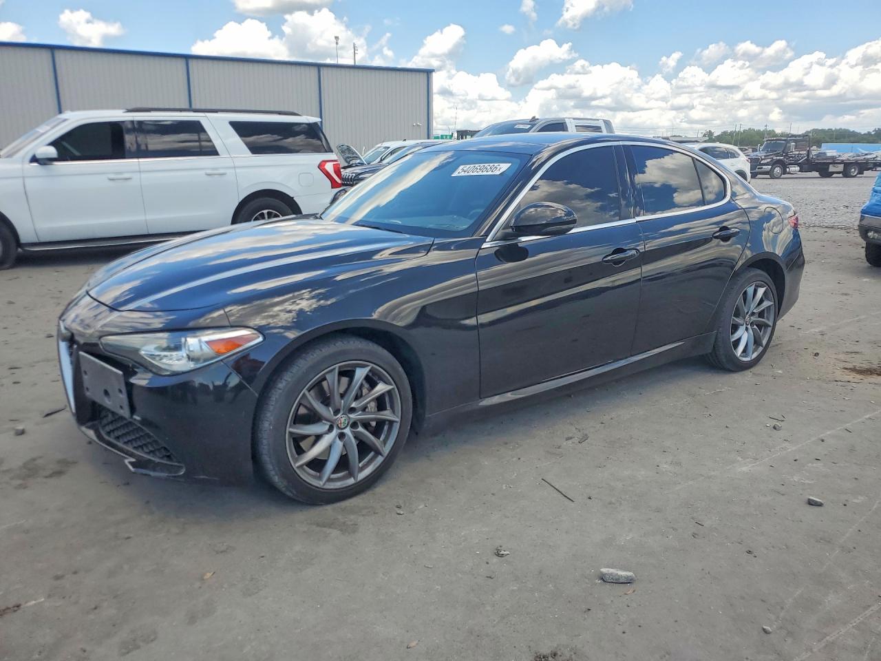 2018 Alfa Romeo Giulia Ti Sport, VIN ZARFAEEN9J7563779 — Бок