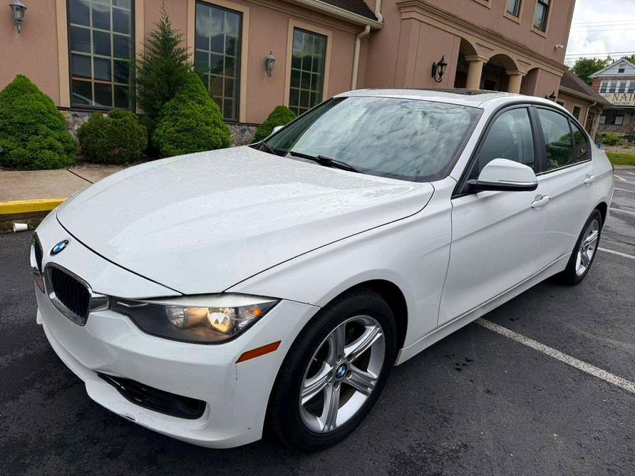 2014 BMW 3 Series 328i xDrive, VIN WBA3B3C59EJ979225 — Minor dents and scratches