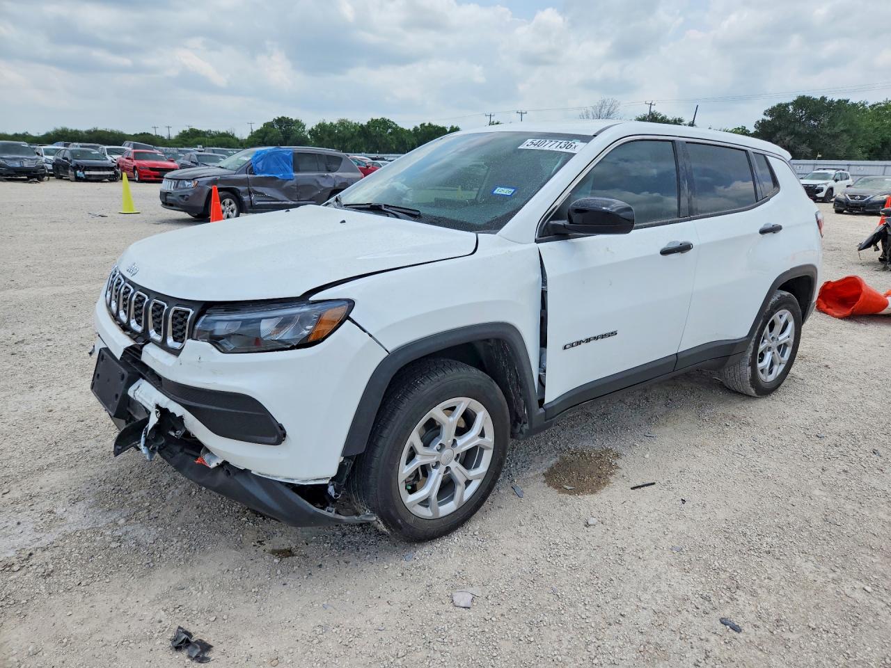 2024 Jeep Compass Sport, VIN 3C4NJDAN8RT173527 — Front end