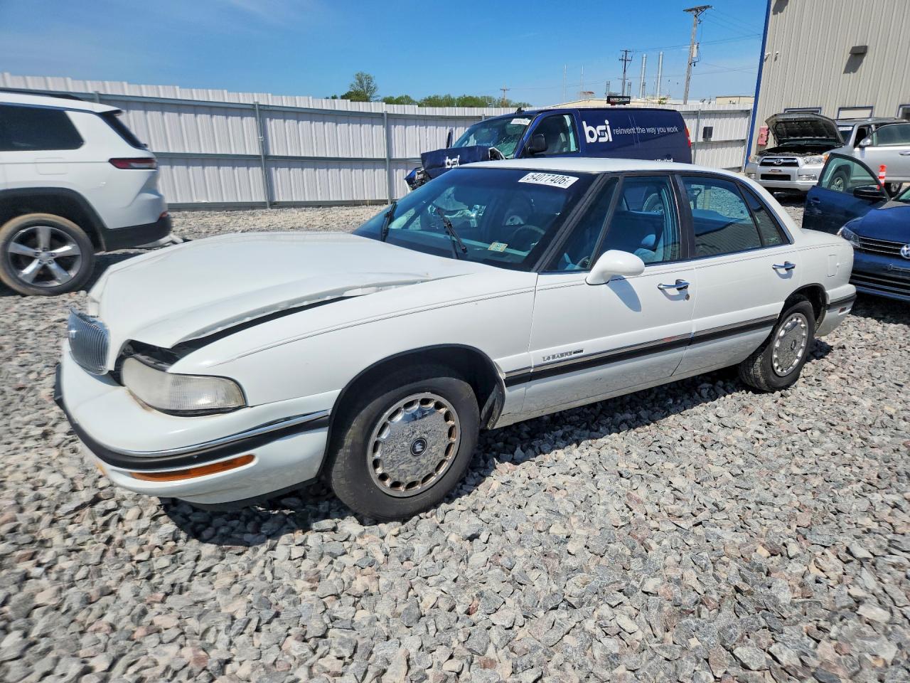 1997 Buick LeSabre Custom, VIN 1G4HP52K9VH544768 — Front end