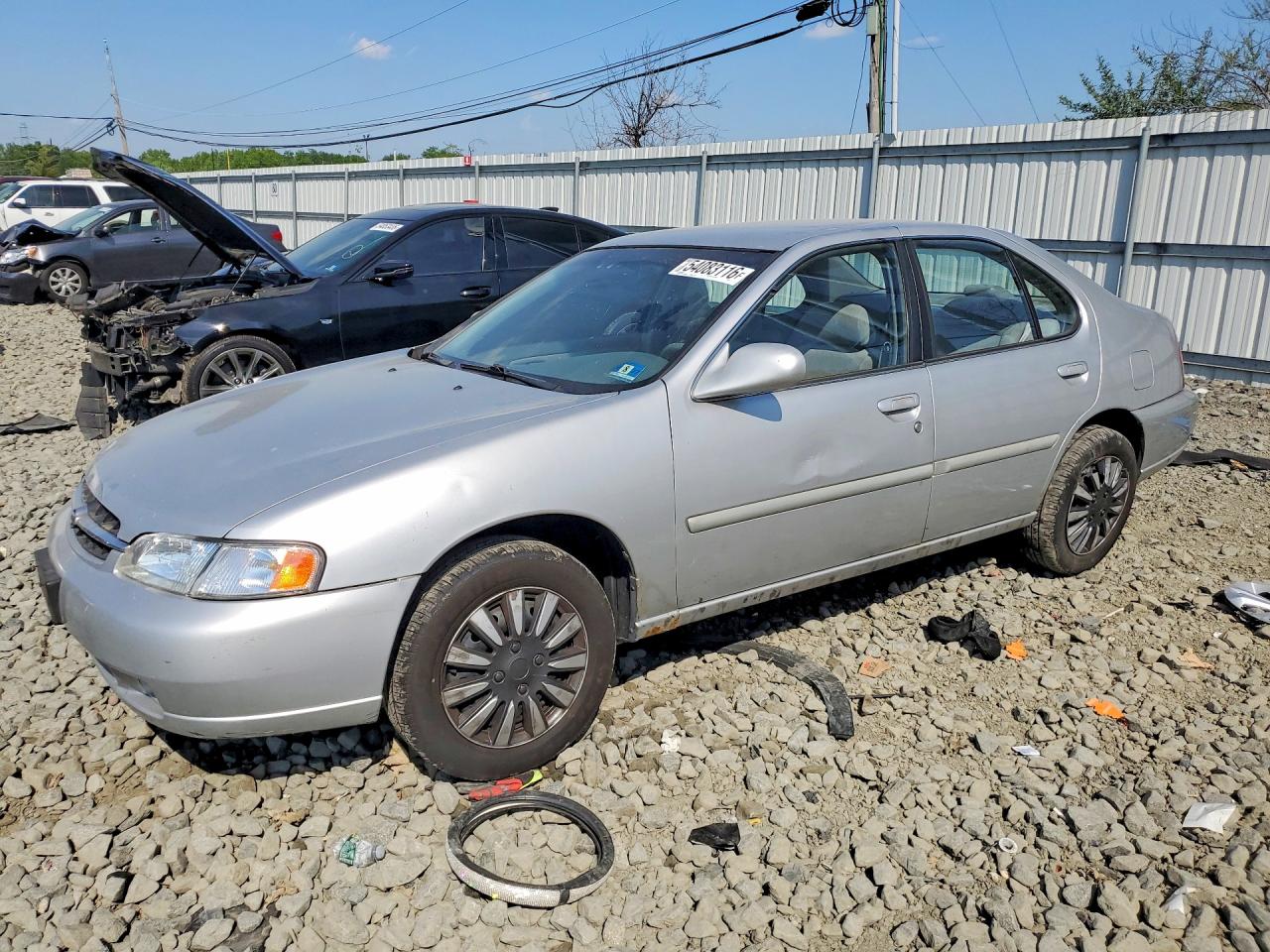 1999 Nissan Altima XE, VIN 1N4DL01D0XC274968 — Side
