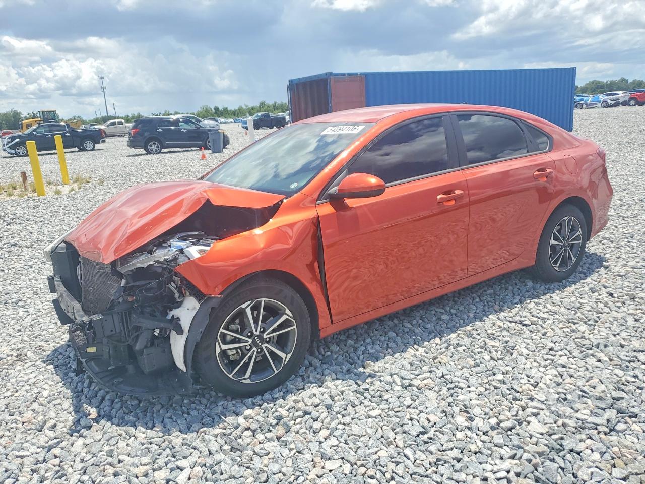 2022 Kia Forte LXS, VIN 3KPF24AD0NE457807 — Перед