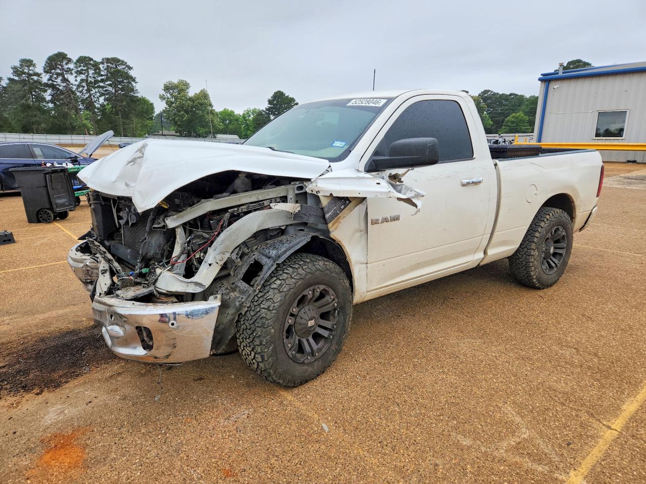 2009 Dodge 1500 SLT, VIN 1D3HB16P09J527574 — Перед