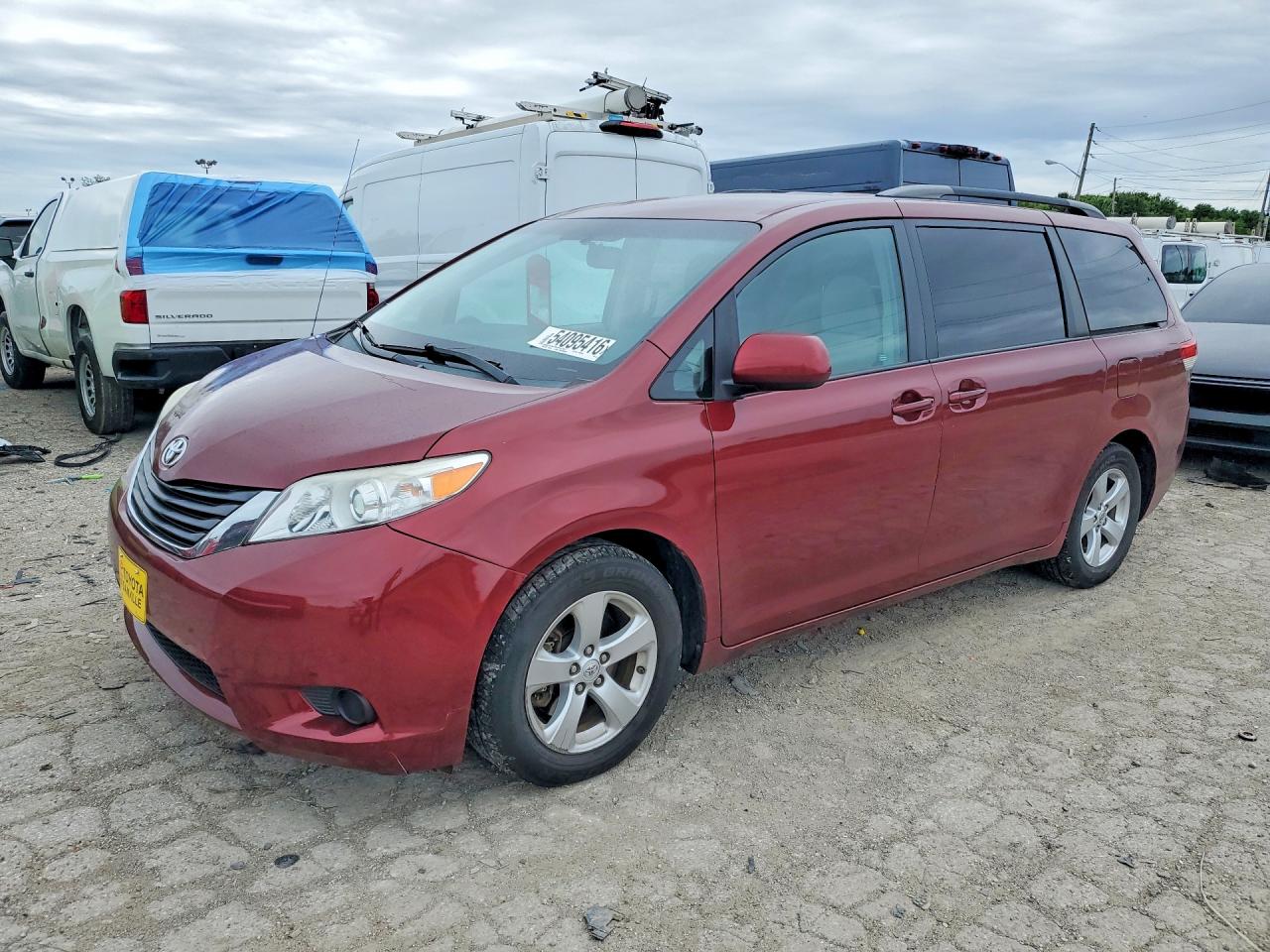 2014 Toyota Sienna LE, VIN 5TDKK3DC2ES417178 — Prior damage history