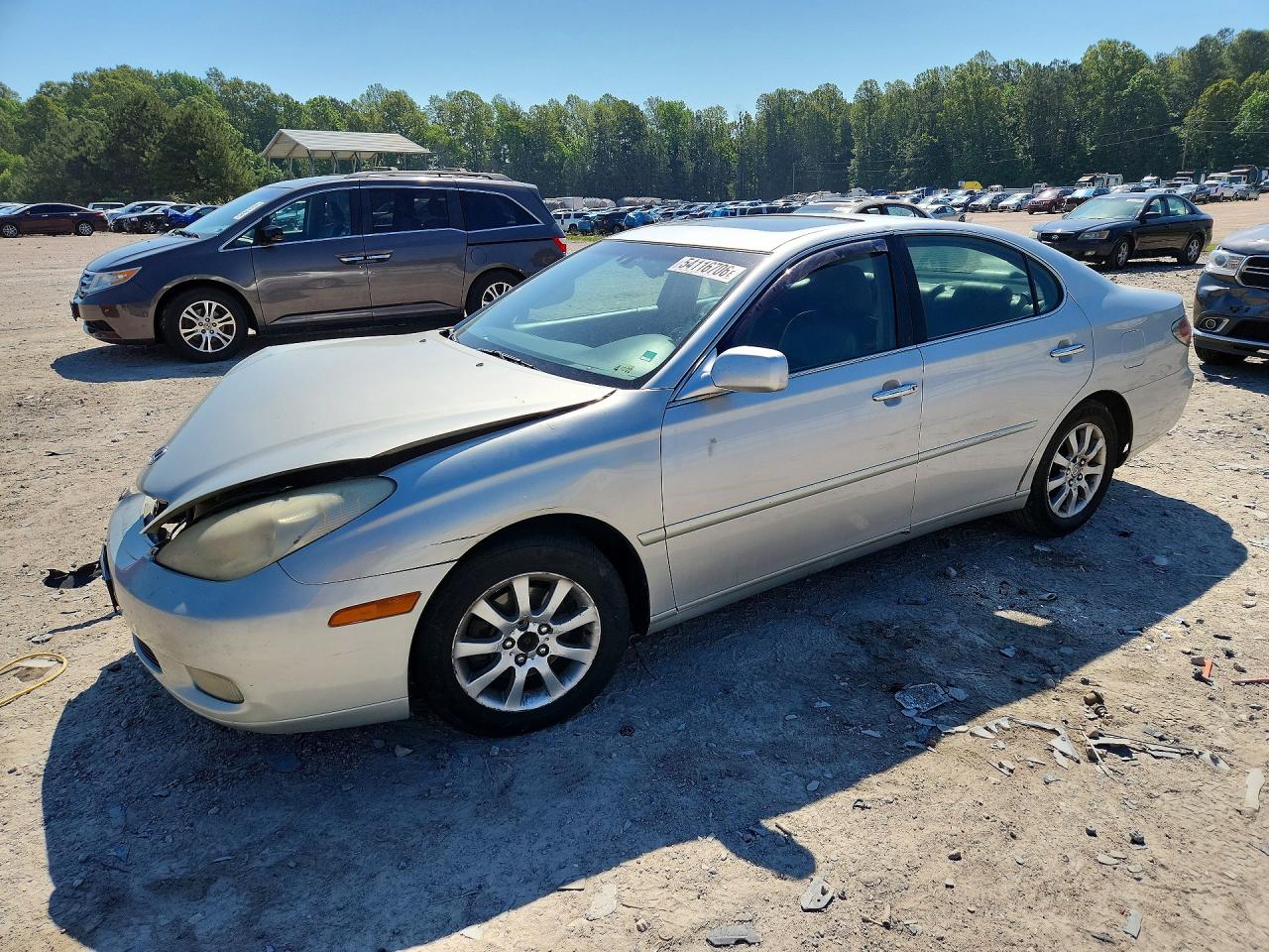 2002 Lexus ES 300, VIN JTHBF30G525031612 — Front end