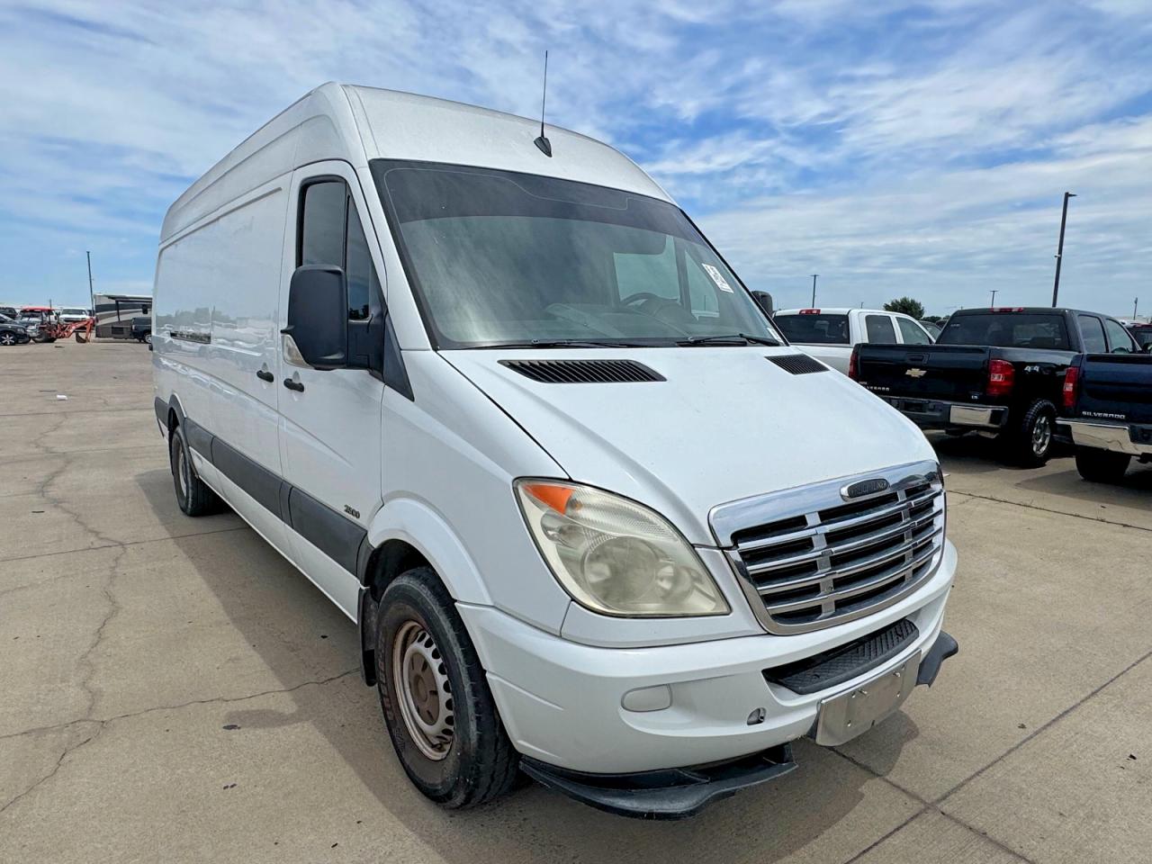 2013 Freightliner Sprinter, VIN WDYPE8CC6D5731257 — Minor dents and scratches
