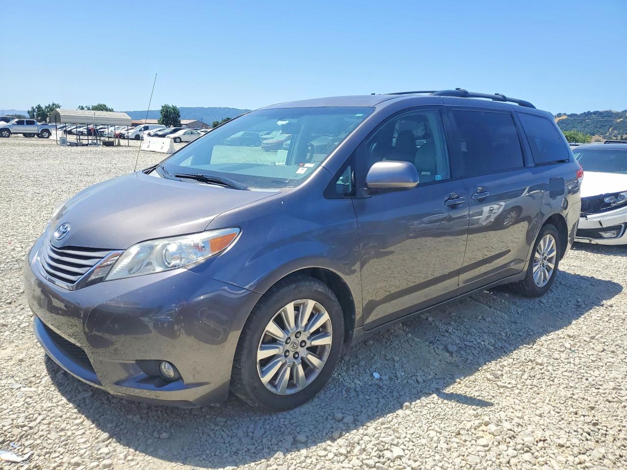 2012 Toyota Sienna XLE, VIN 5TDDK3DC8CS031256 — Undercarriage