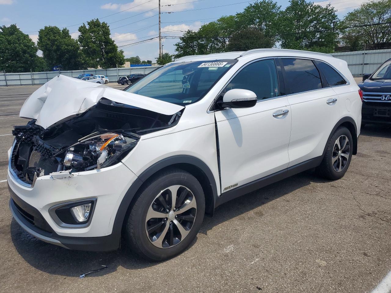 2016 Kia Sorento EX, VIN 5XYPHDA52GG087865 — Front end