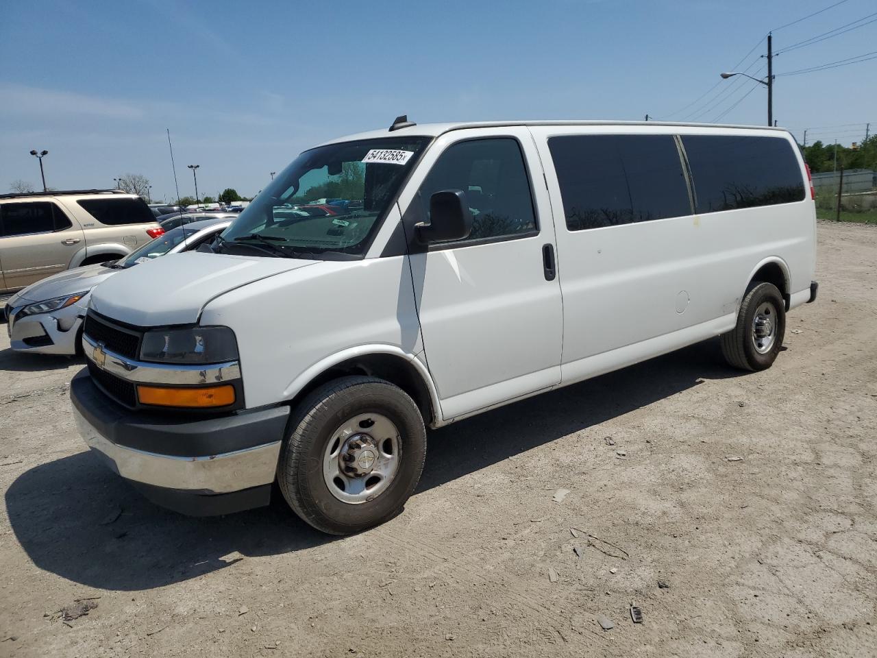 2020 Chevrolet Express Passenger LT, VIN 1GAZGPFP1L1268224 — Side