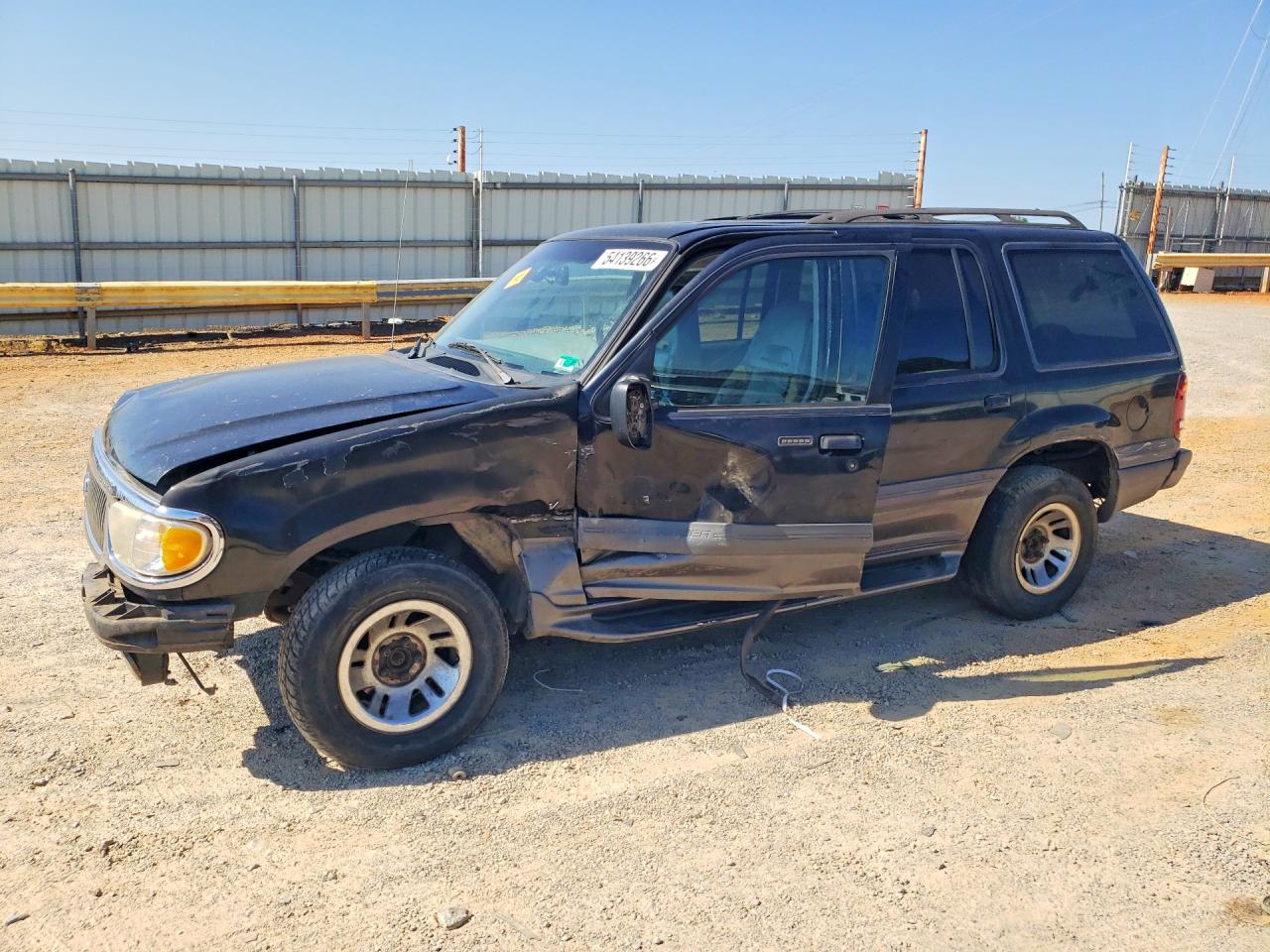 2000 Mercury Mountaineer, VIN 4M2ZU86P0YUJ18532 — Front end