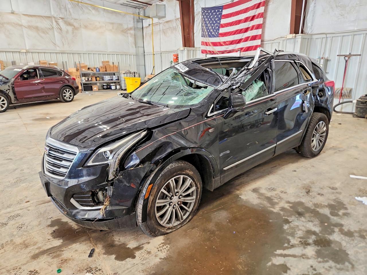 2018 Cadillac XT5 Luxury AWD, VIN 1GYKNDRS7JZ148742 — Roof