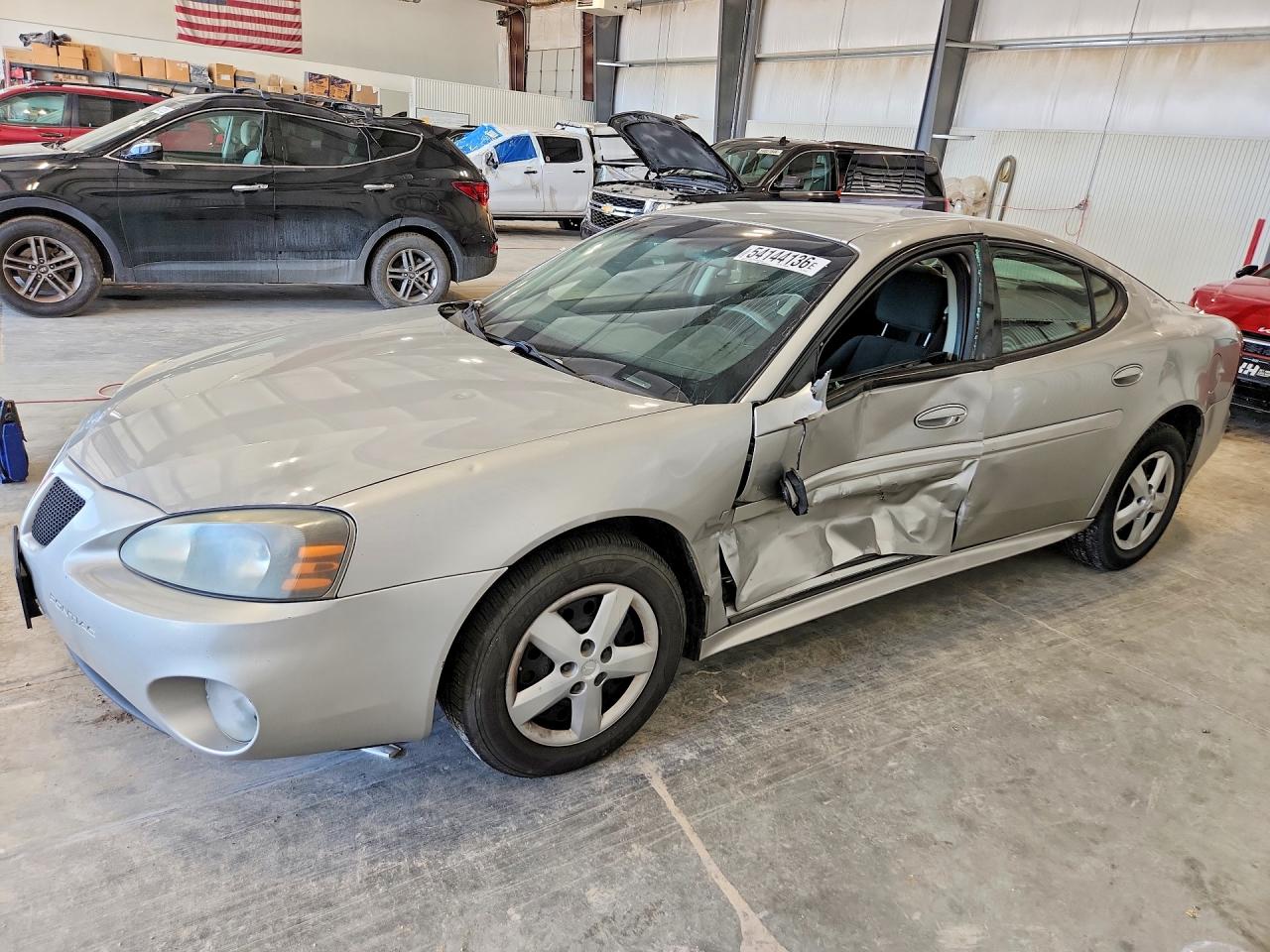2008 Pontiac Grand Prix, VIN 2G2WP552581163728 — Side