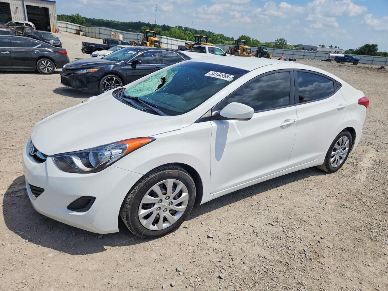 2013 Hyundai Elantra GLS, VIN 5NPDH4AE5DH207276 — Front end