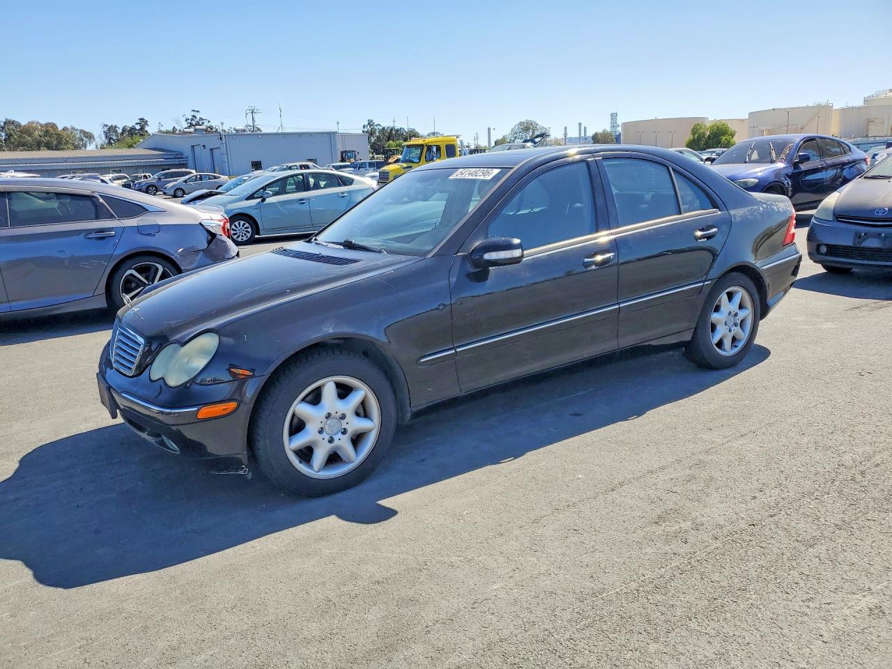 2001 Mercedes-Benz C 230/260/280/320, VIN WDBRF64JX1F030602 — Normal wear