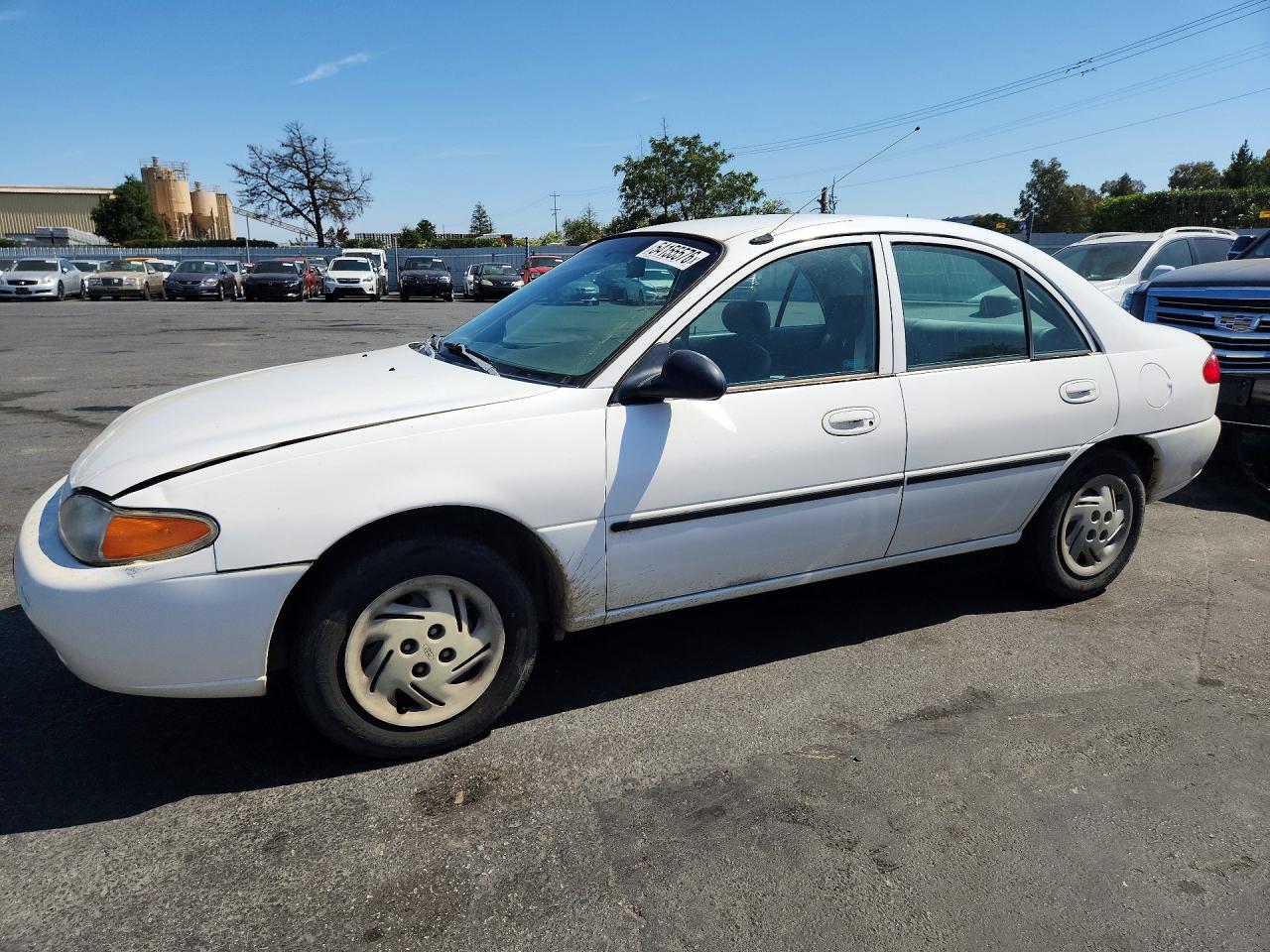 1998 Ford Escort LX, VIN 1FAFP10P2WW237819 — Front end