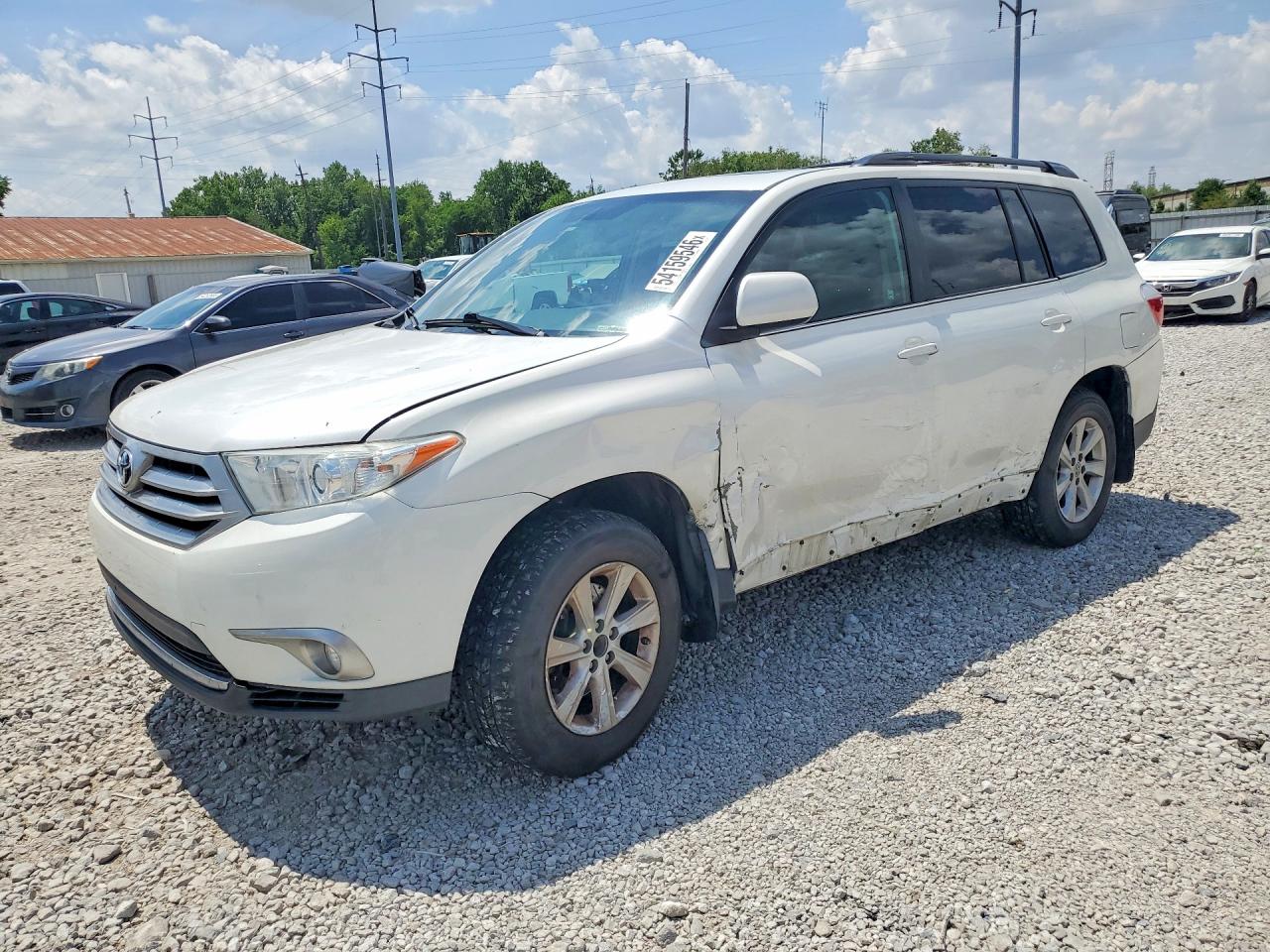 2013 Toyota Highlander SE, VIN 5TDBK3EH5DS192232 — Side