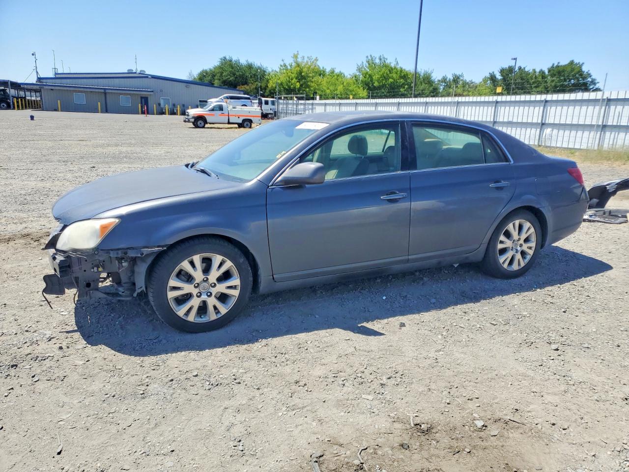 2008 Toyota Avalon XL, VIN 4T1BK36B98U267327 — Front end