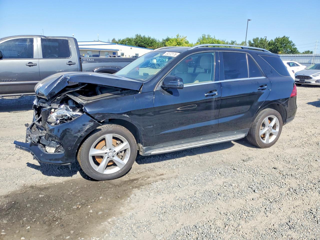 2019 Mercedes-Benz GLE 400, VIN 4JGDA5GB6KB212083 — Front end