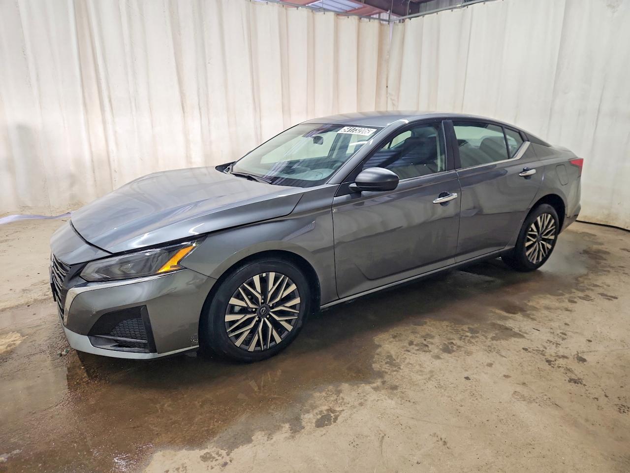 2025 Nissan Altima SV, VIN 1N4BL4DV7SN389468 — Front end