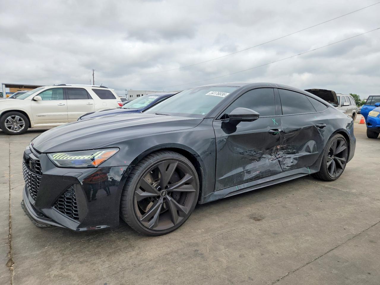 2022 Audi RS 7, VIN WUAPCBF25NN905650 — Бок