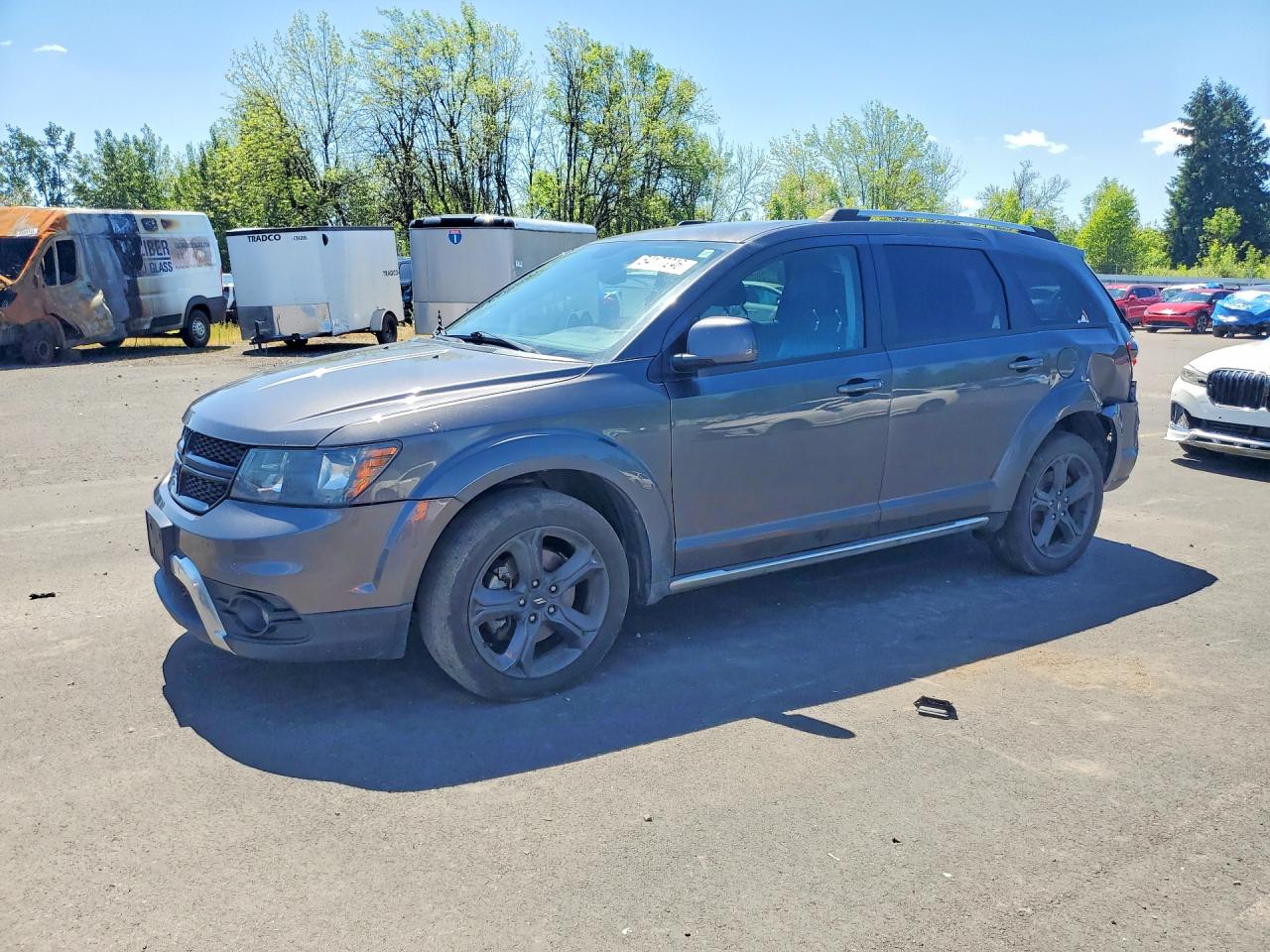 2018 Dodge Journey Crossroad, VIN 3C4PDDGG3JT345704 — Rear end