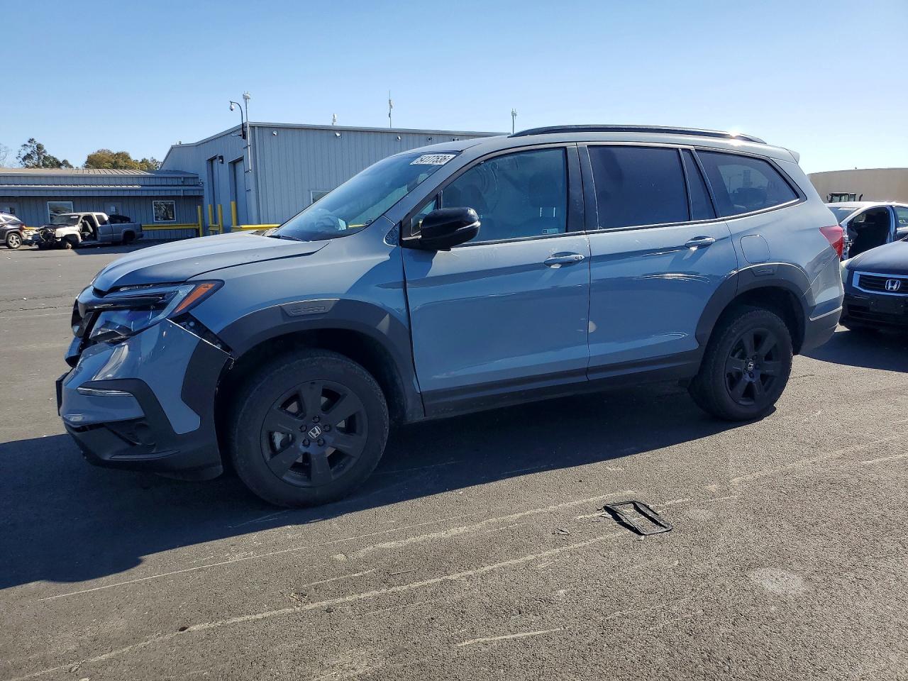 2022 Honda Pilot TrailSport, VIN 5FNYF6H85NB084517 — Front end