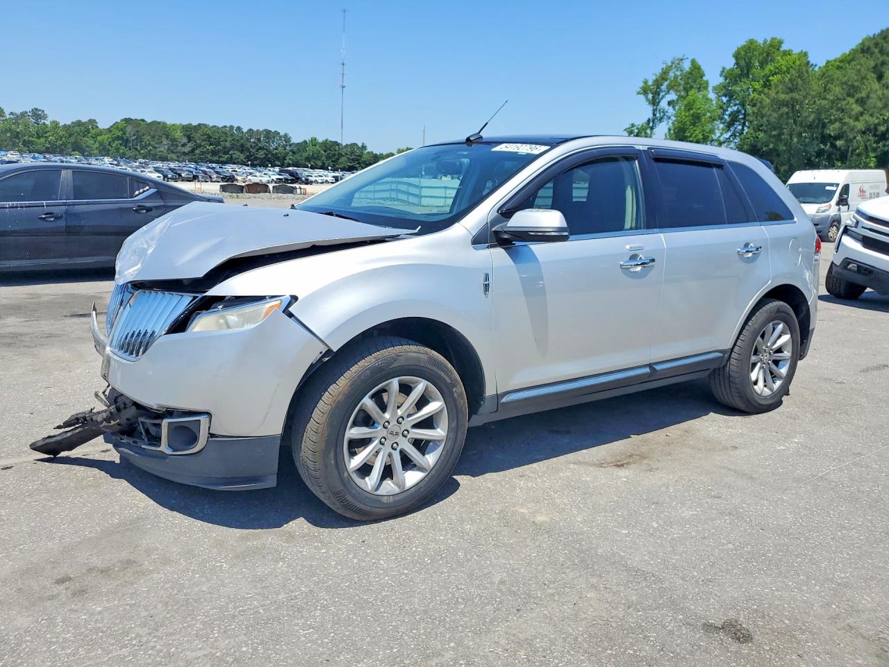 2012 Lincoln MKX, VIN 2LMDJ6JK1CBL06810 — Перед
