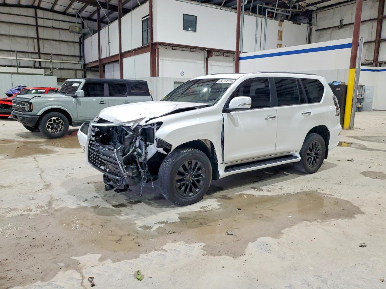 2020 Lexus GX 460 Premium, VIN JTJAM7BX3L5242751 — Front end