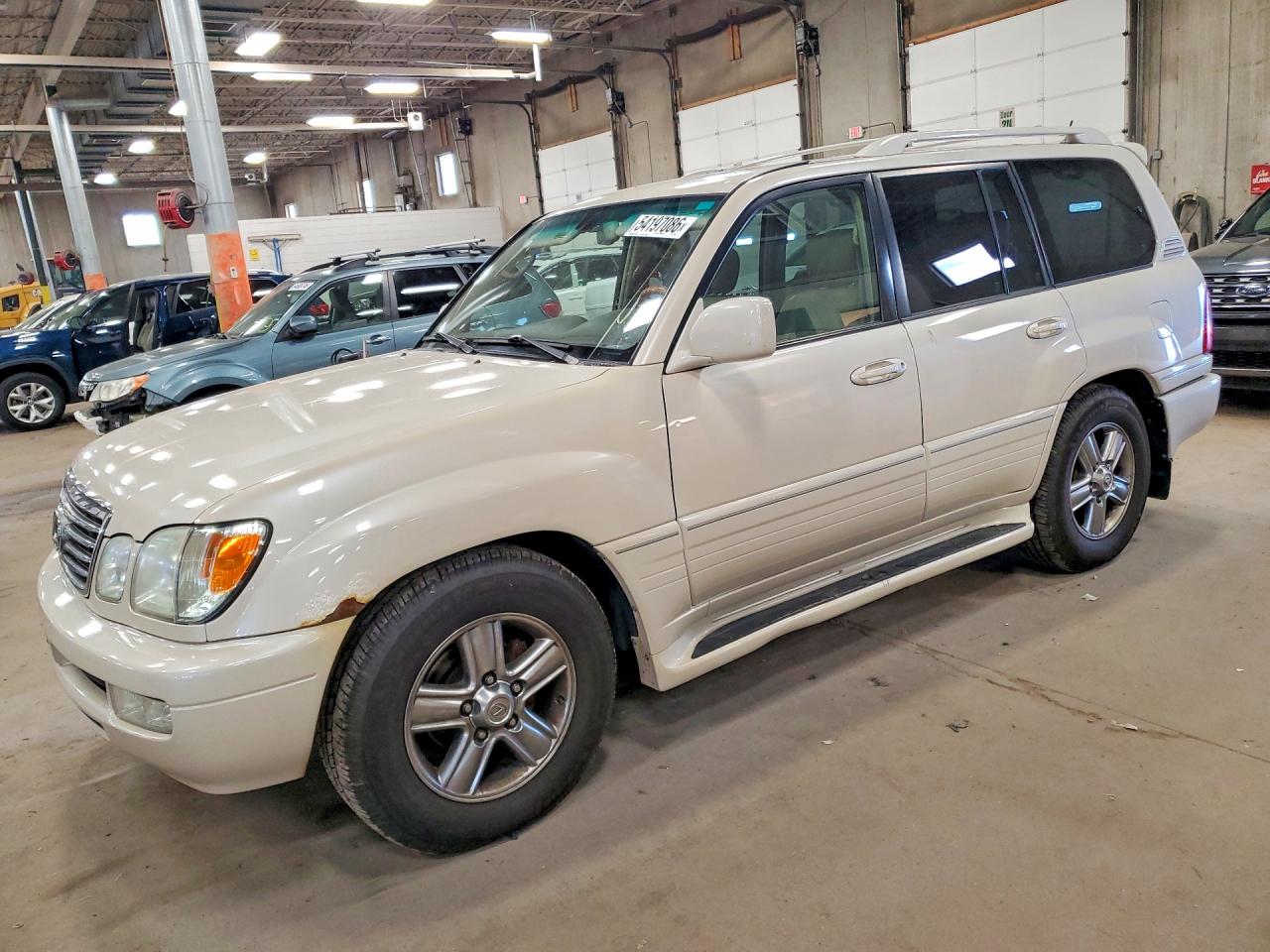 2007 Lexus LX 470, VIN JTJHT00W974020522 — Minor dents and scratches