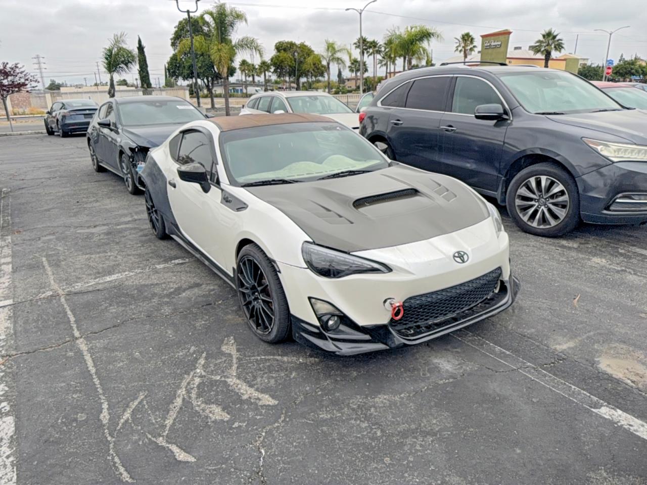 2013 Scion FR-S, VIN JF1ZNAA12D2729025 — Normal wear