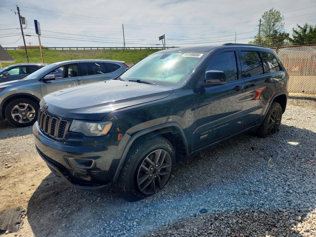2017 Jeep Grand Cherokee Altitude, VIN 1C4RJFAG4HC699775 — Перед