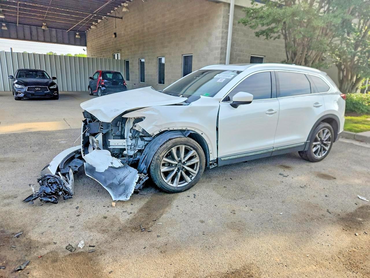 2016 Mazda CX-9 Grand Touring, VIN JM3TCBDY7G0107998 — Front end