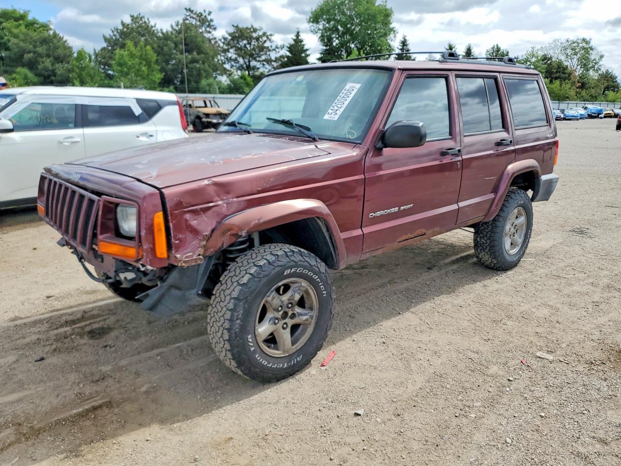 2001 Jeep Cherokee Sport, VIN 1J4FF48S31L523304 — Front end