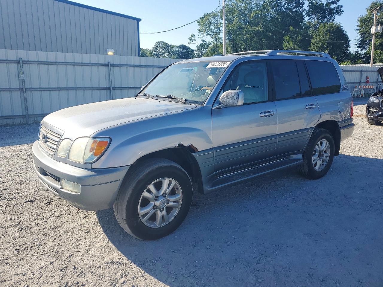 2005 Lexus LX 470, VIN JTJHT00W453553252 — Front end