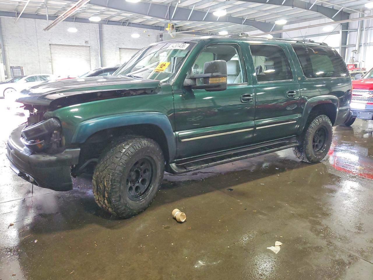 2001 Chevrolet Suburban LT, VIN 3GNGK26G41G255053 — Front end