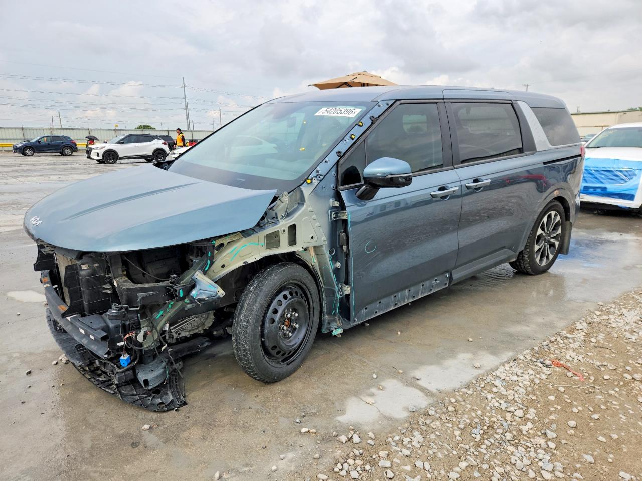 2022 Kia Carnival EX, VIN KNDNC5H31N6145223 — Front end