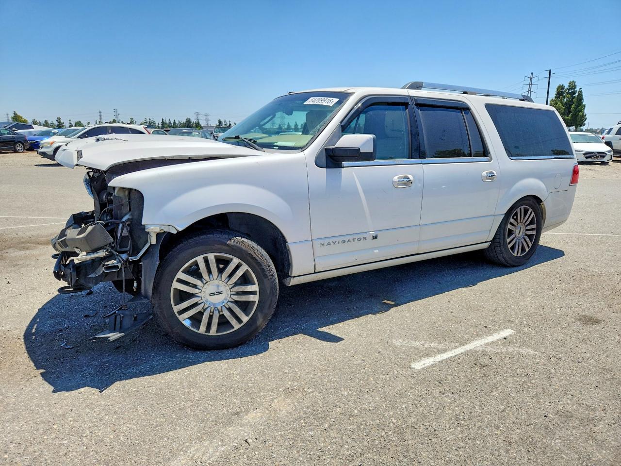 2010 Lincoln Navigator, VIN 5LMJJ3H59AEJ10268 — Перед