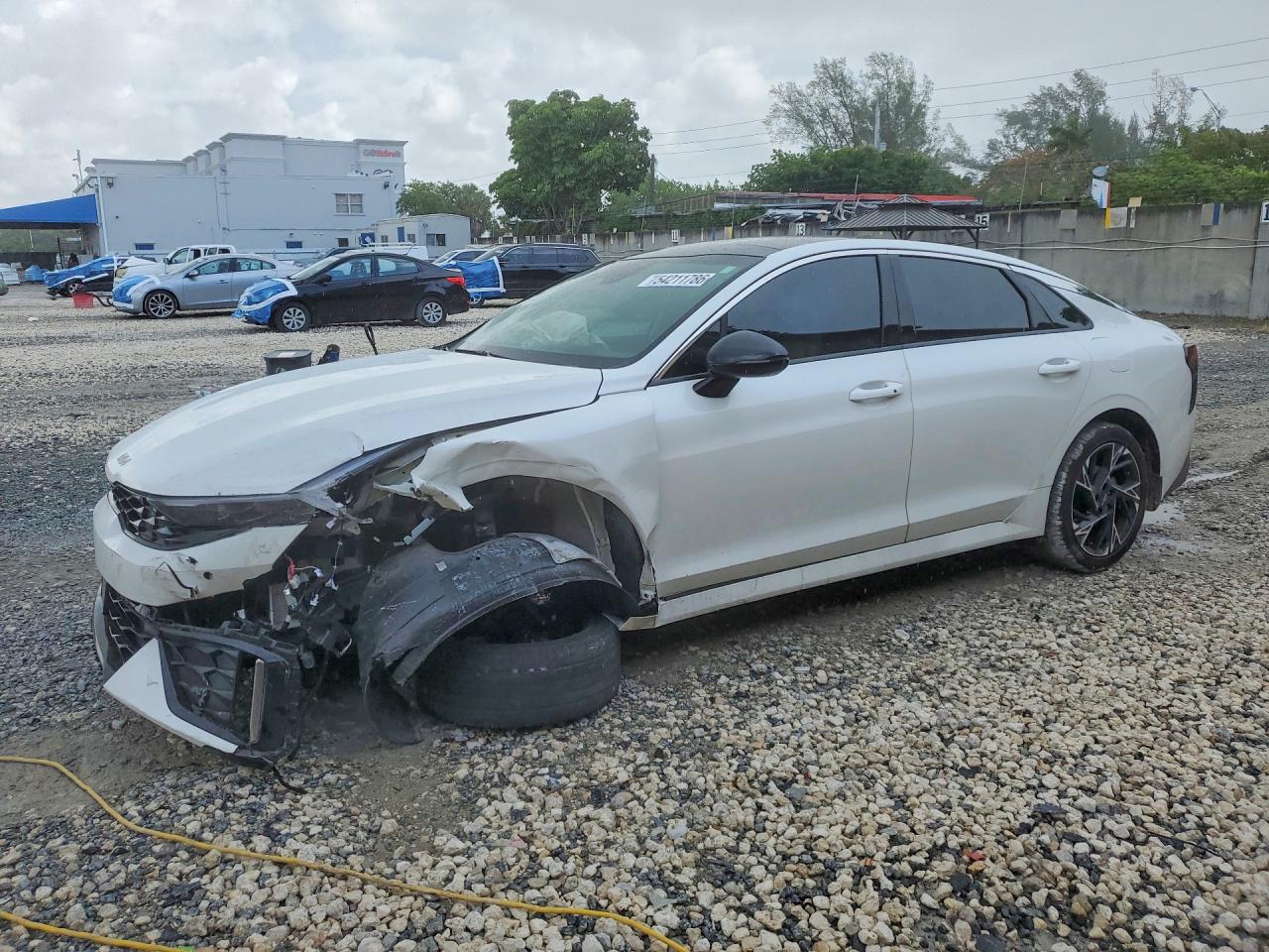 2025 Kia K5 GT-Line, VIN KNAG64J78S5384502 — Front end