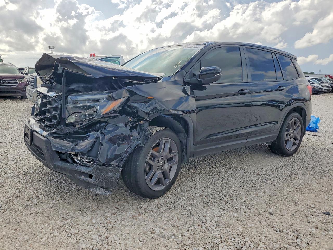 2022 Honda Passport EX-L, VIN 5FNYF8H55NB025596 — Front end
