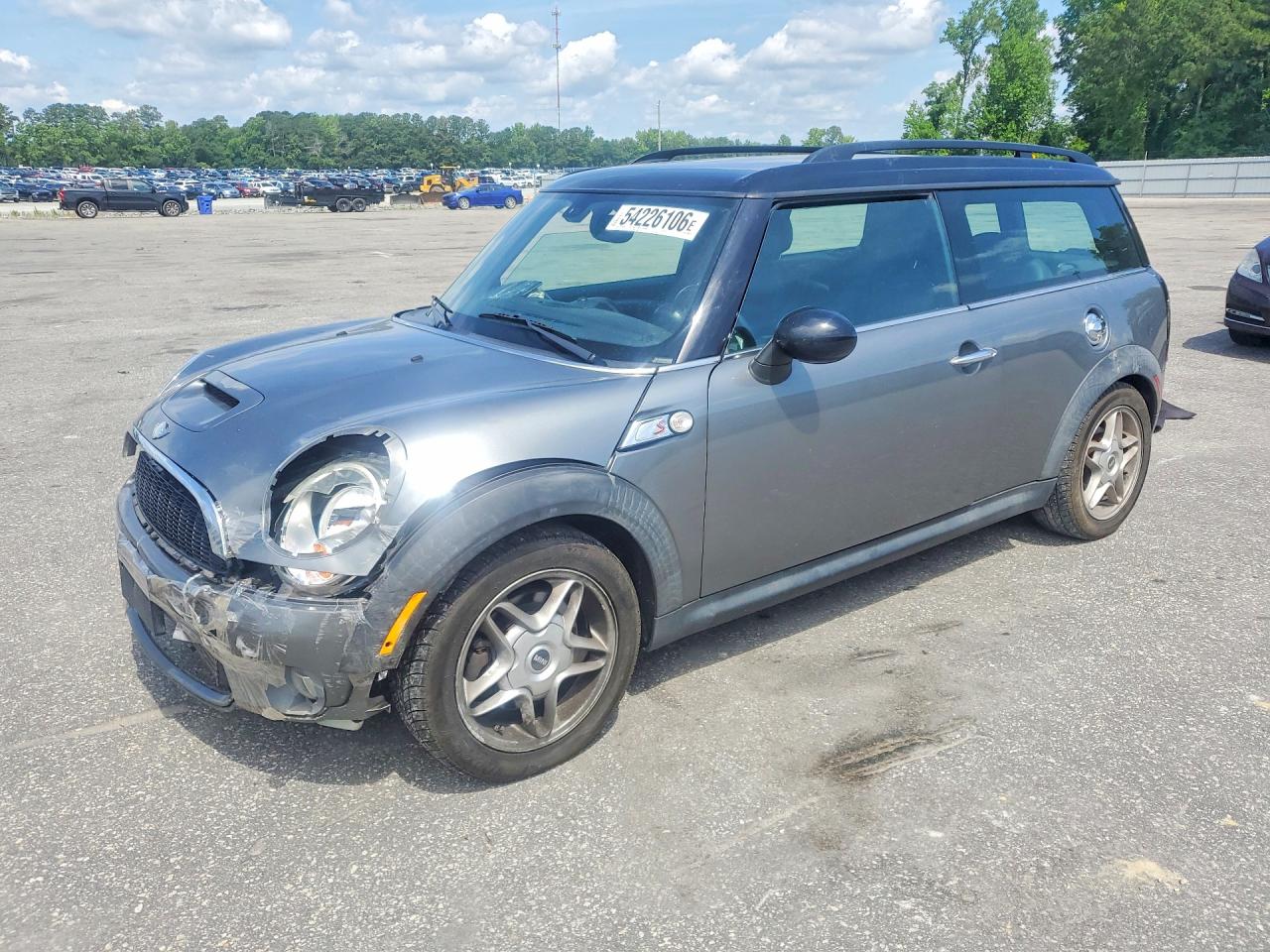 2009 MINI Clubman S, VIN WMWMM33529TP93650 — Перед