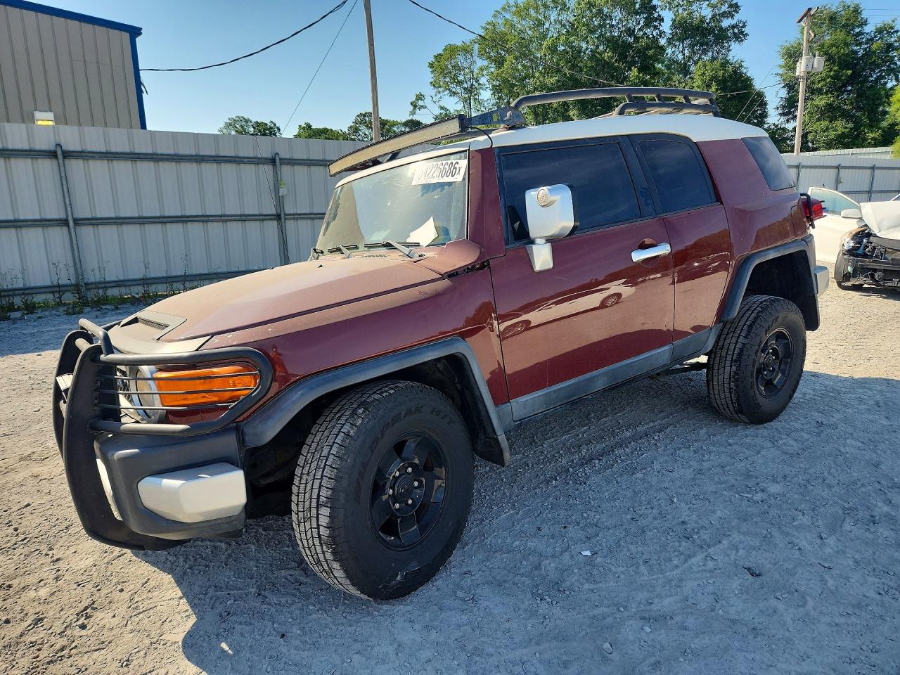 2008 Toyota FJ Cruiser, VIN JTEBU11F48K040907 — Side