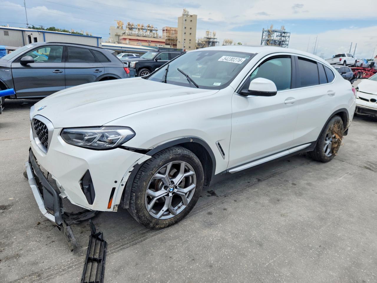 2024 BMW X4 xDrive30i, VIN 5UX33DT03R9W98912 — Front end
