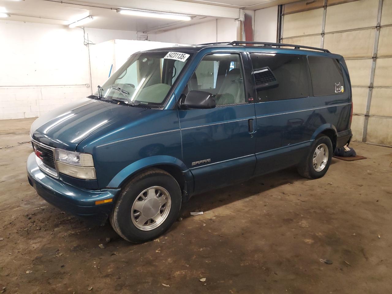 2000 GMC Safari, VIN 1GKDM19W3YB522466 — Minor dents and scratches