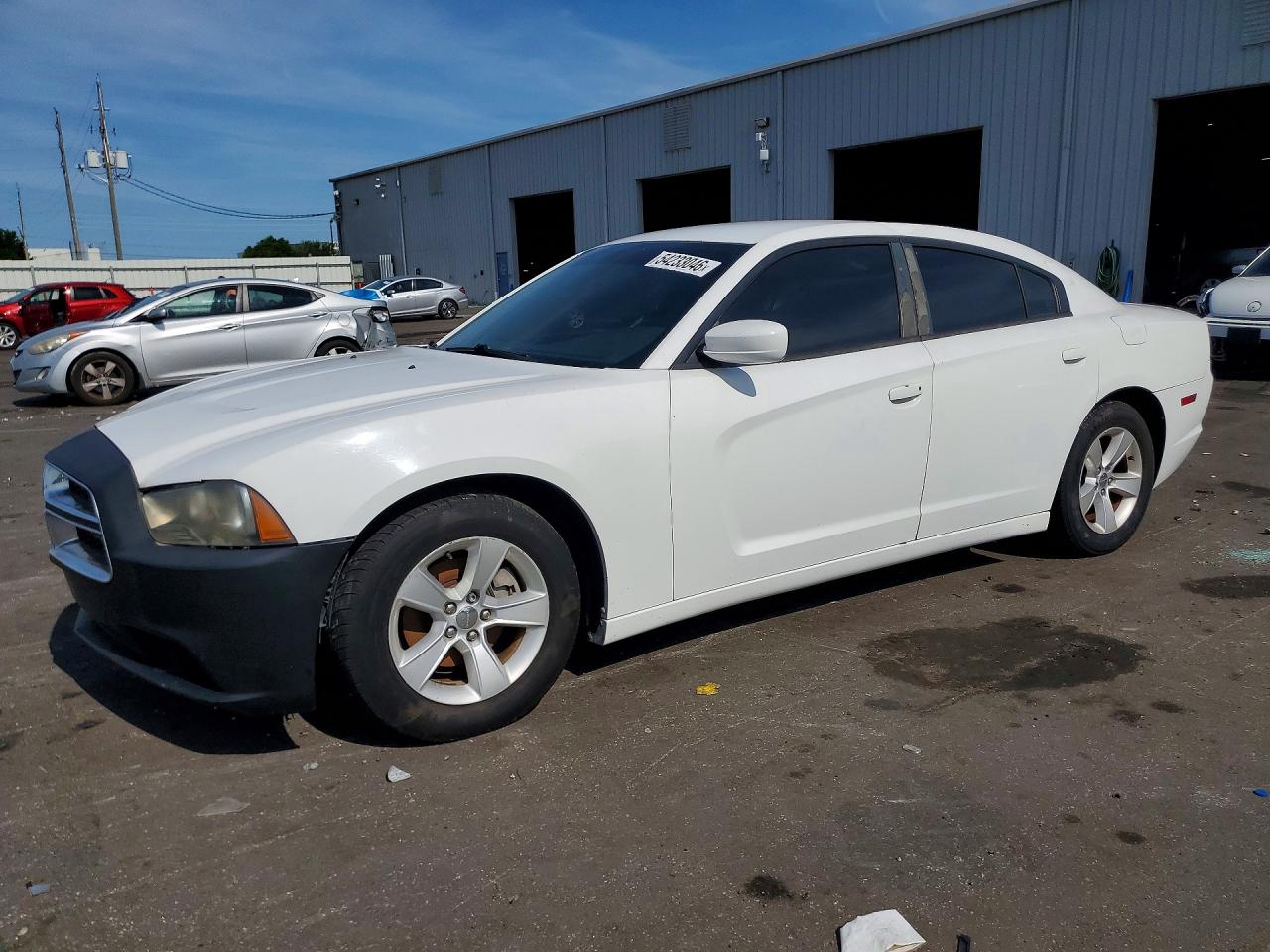 2014 Dodge Charger SE, VIN 2C3CDXBGXEH241219 — Повреждение рамы