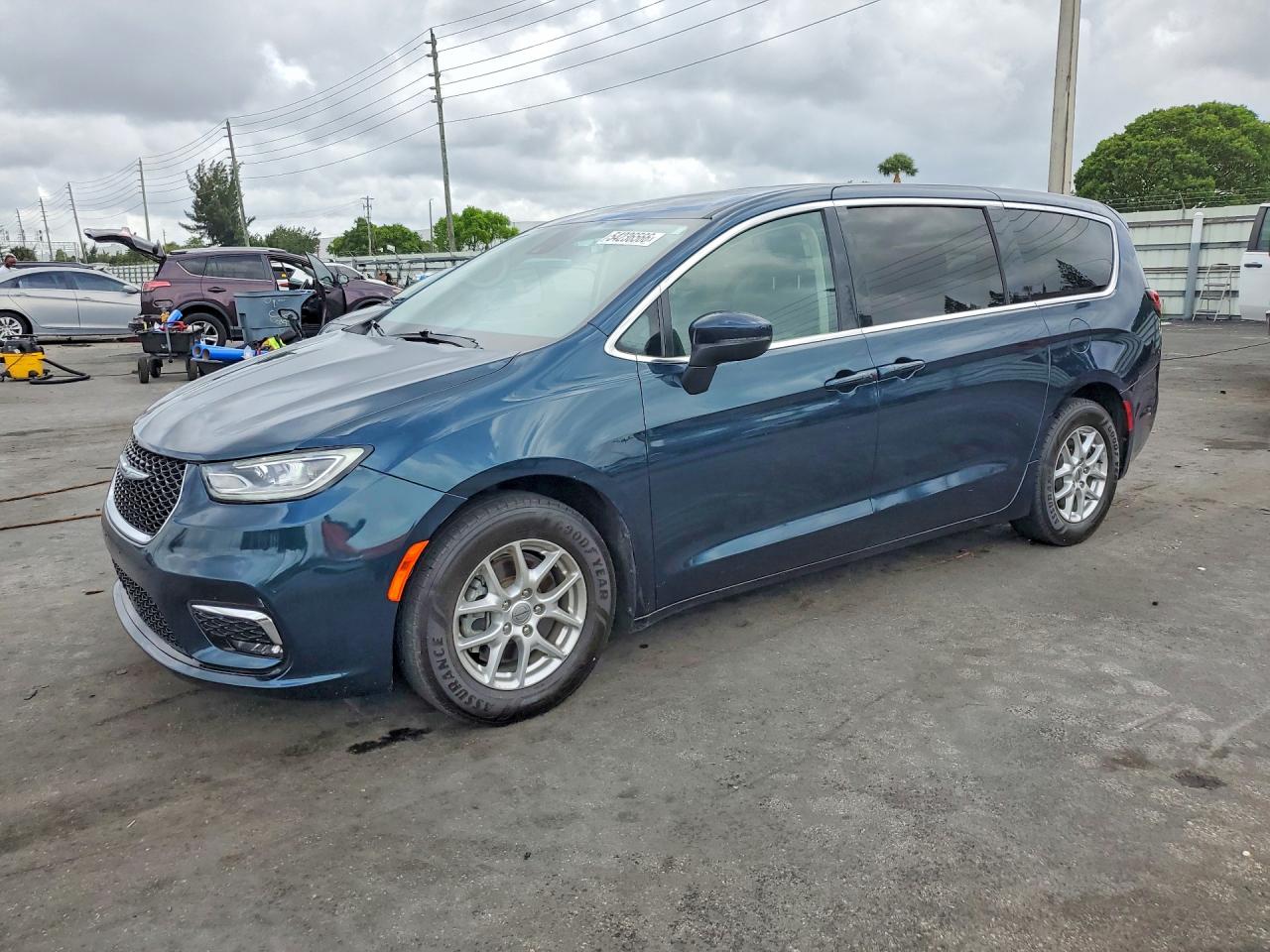 2023 Chrysler Pacifica Touring L, VIN 2C4RC1BG7PR533817 — Prior damage history