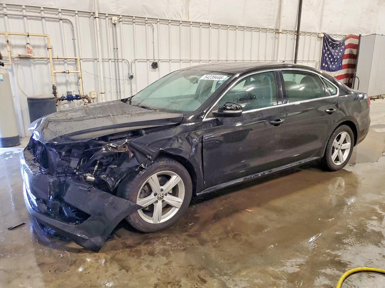 2013 Volkswagen Passat SE, VIN 1VWBH7A3XDC011429 — Front end