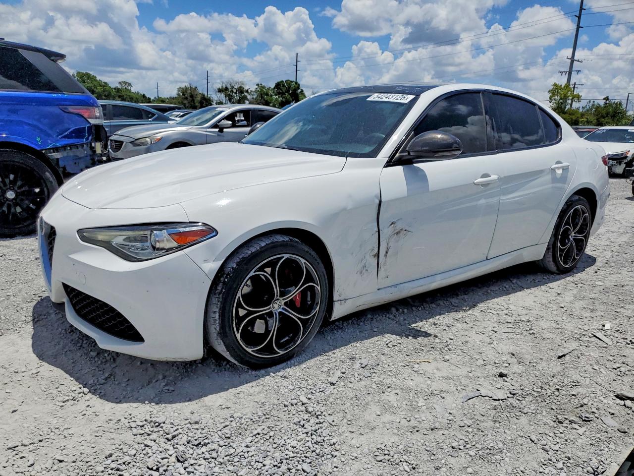 2017 Alfa Romeo Giulia, VIN ZARFAEDN2H7532756 — Front end